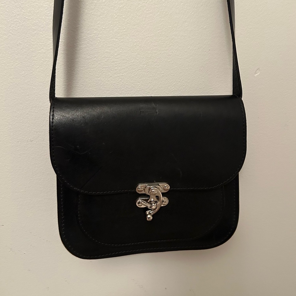 Elegant Black Leather Shoulder Bag